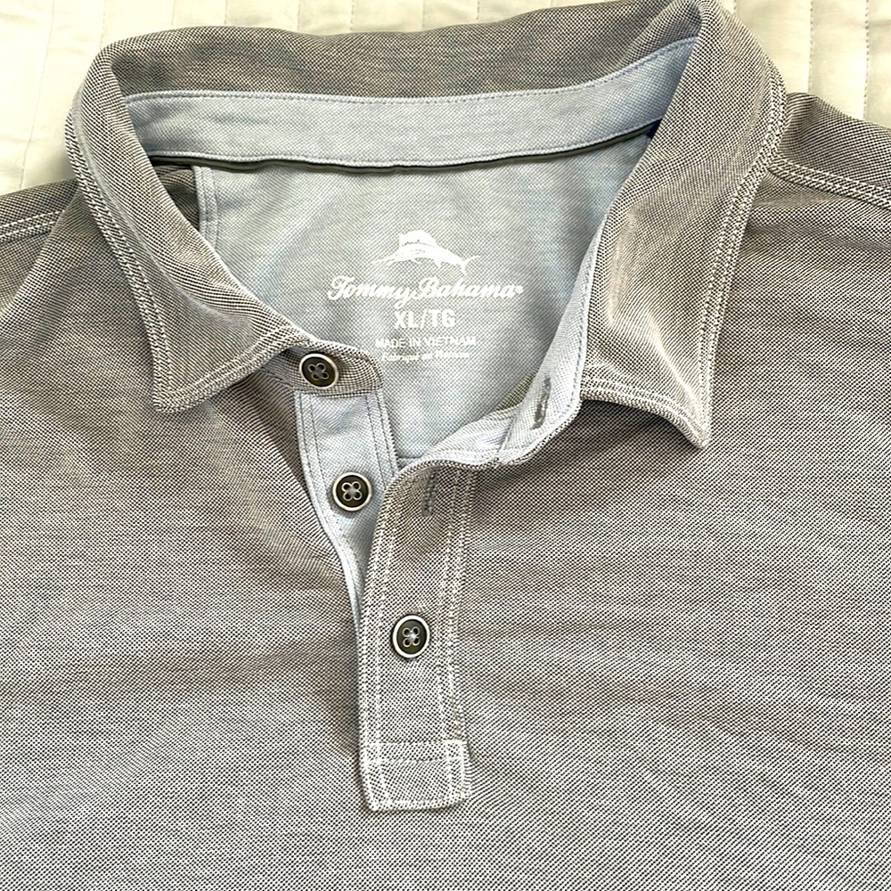 Tommy Bahama light blue Mens Tshirt !